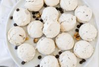 Forgotten Chocolate Chip Meringues