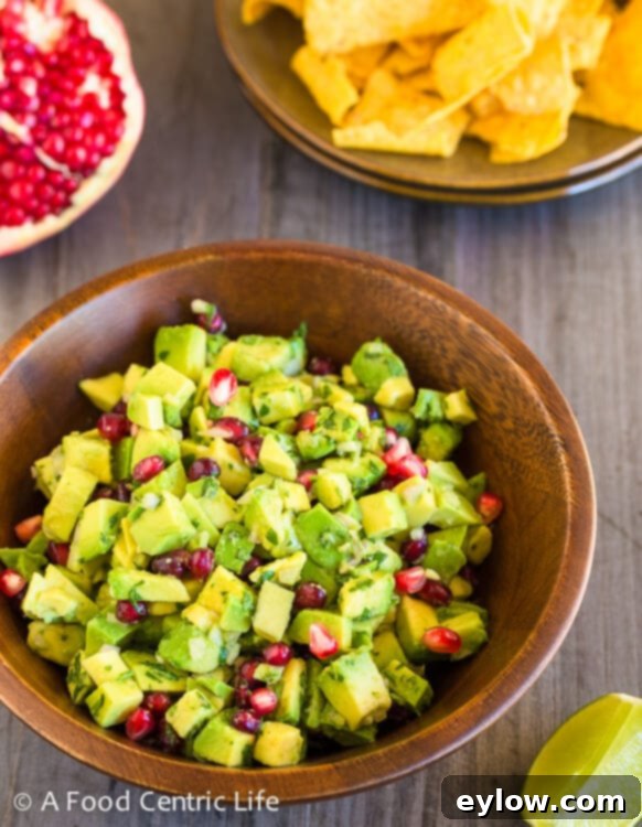 Irresistible Pomegranate Seed Dishes 4 guacamole with pomegranate